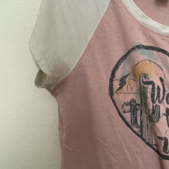 Pink T-Shirt📕 - Picture 3 of 6